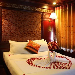 Deluxe Double or Twin Room 3 Days Kayaking
